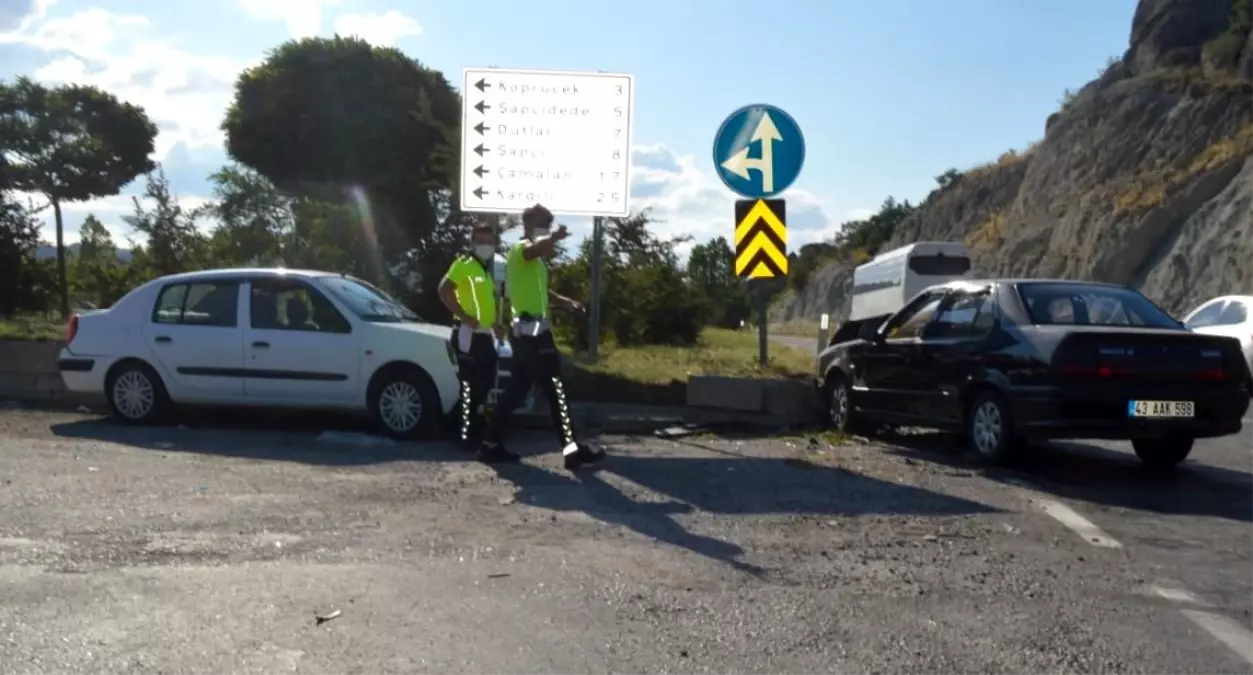 Tavşanlı'da trafik kazası: 7 yaralı