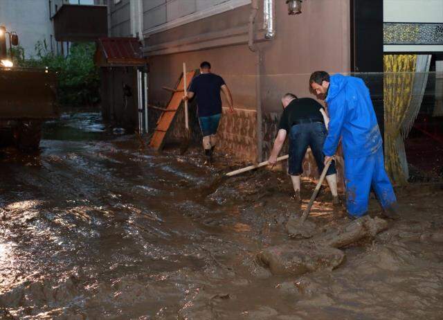 Tehlike henüz geçmedi! Meteoroloji'den Doğu Karadeniz'deki 5 il için korkutan uyarı: Sel bekleniyor