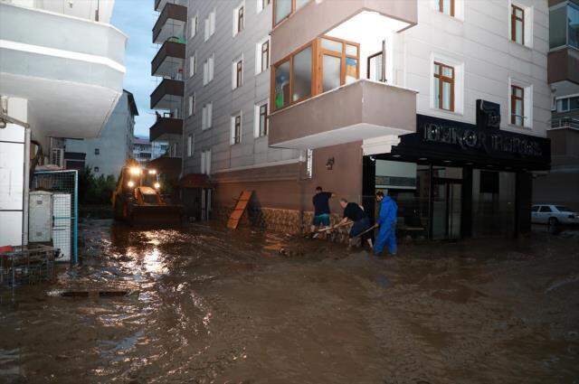 Tehlike henüz geçmedi! Meteoroloji'den Doğu Karadeniz'deki 5 il için korkutan uyarı: Sel bekleniyor
