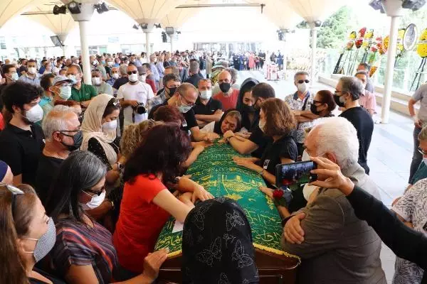 Yüz binleri güldüren adam bu kez ağlattı! Turgay Yıldız'a gözyaşları içinde son görev