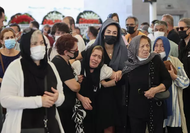 Tiyatro sanatçısı Turgay Yıldız son yolculuğuna uğurlandı