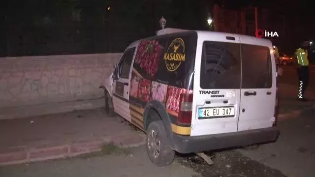 Yol kenar�ndaki elektrik dire�ini k�r�p tarlaya girdi, evin bah�e duvar�na �arparak durabildi: 1 �l�