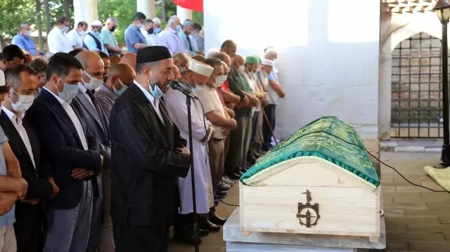 Son dakika haber... 1 kişinin öldüğü, 4 kişinin yaralandığı bıçaklı saldırının görüntüleri ortaya çıktı