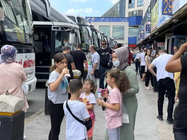 15 Temmuz Demokrasi Otogarı'nda dönüş hareketliliği