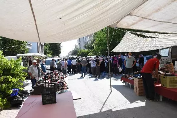 30 BİN NÜFUSLU MAHALLEDE 'SEMT PAZARIMIZ KURDURULMUYOR İDDİASI