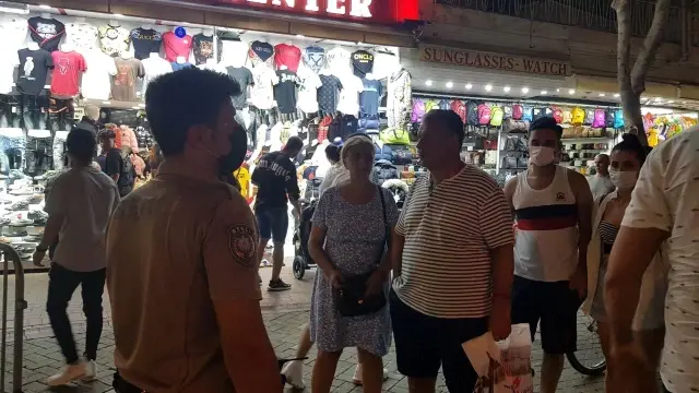 Alanya'da barlar sokağına maske zorunluluğu getirildi