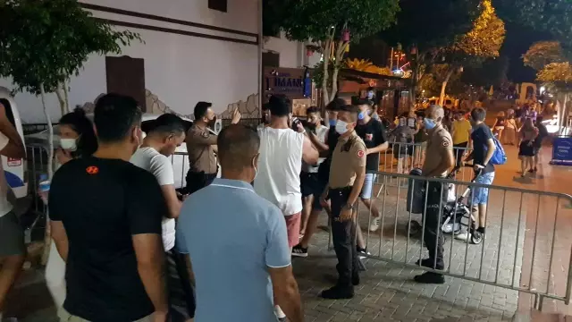 Alanya'da barlar sokağına maske zorunluluğu getirildi