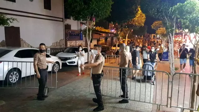 Alanya'da barlar sokağına maske zorunluluğu getirildi