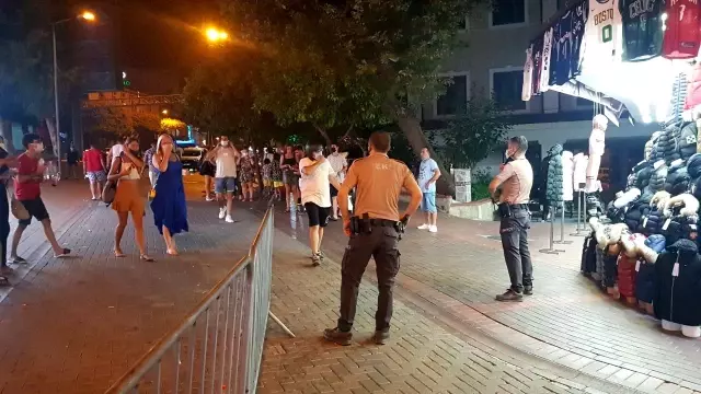 Alanya'da barlar sokağına maske zorunluluğu getirildi
