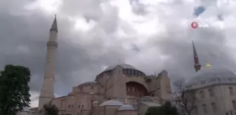 Recep Tayyip Erdoğan: Ayasofya Camii'ne ibadete açılmasının yıl dönümünde ziyaretçi akını Recep Tayyip Erdoğan: Ayasofya Camii'ne ibadete açılmasının yıl dönümünde ziyaretçi akını
