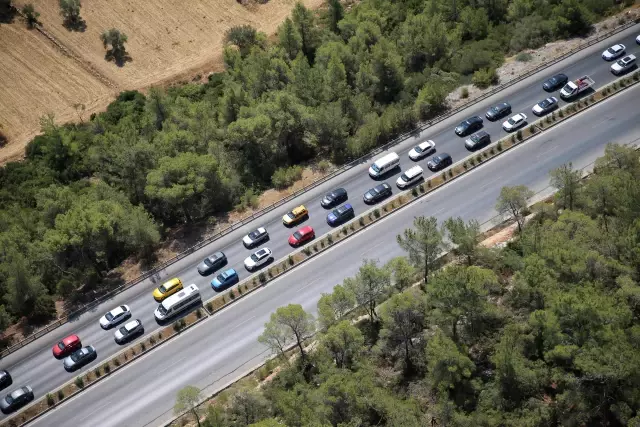 Bodrum'da helikopterli trafik denetimini AA ekibi havadan görüntüledi