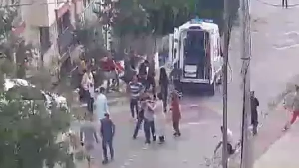 ESKİ DAMAT VE AİLESİNİN 1 KİŞİYİ ÖLDÜRÜP, 4 KİŞİYİ DE YARALADIĞI ARBEDENİN GÖRÜNTÜLERİ ORTAYA ÇIKTI