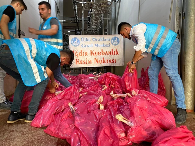 İhtiyaç sahibi 500 aileye kurban eti dağıtıldı Haberler