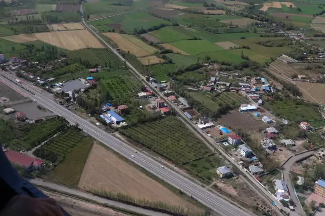 Kara yollarındaki trafik helikopterle denetlendi