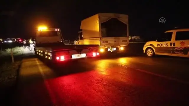 İki otomobil çarpıştı: 1'i ağır 5 yaralı