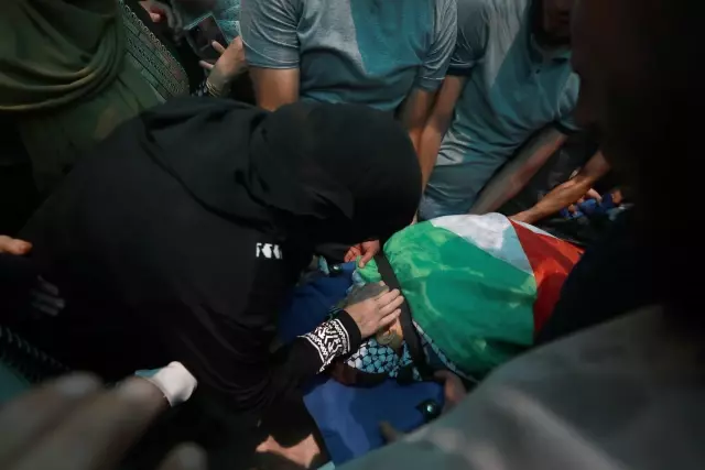 Son dakika haber... İsrail askerlerince vurularak hayatını kaybeden Filistinli çocuk son yolculuğuna uğurlandı
