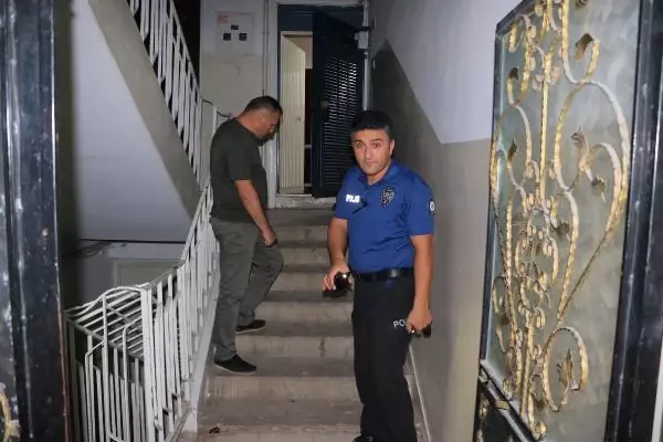 İstediği parayı vermeyen babasını, annesini ve ağabeyini tabancayla vurdu