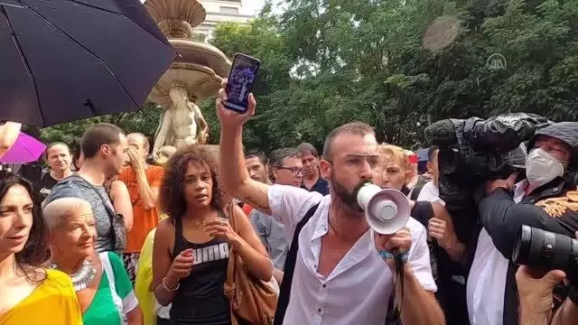 Yeşil Geçiş belgesi protesto edildi