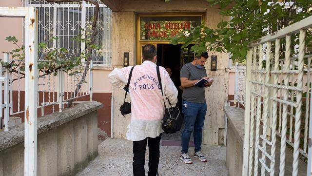 Kıyma çekmek isterken akıma kapılıp öldü