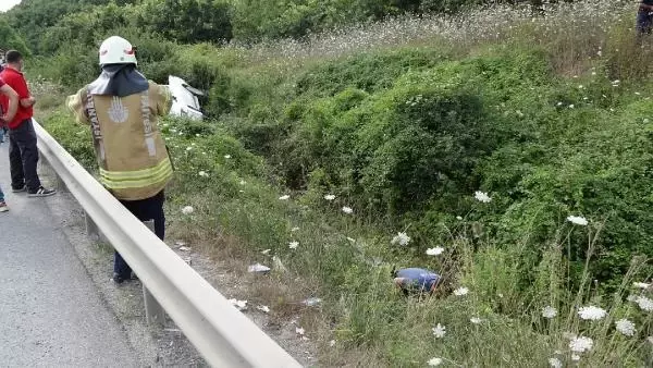 Şile yolunda trafik kazası: İtfaiye termal kamera ile yaralı aradı