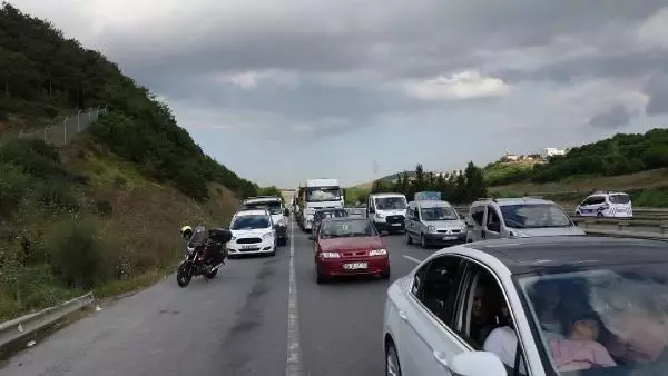 Şile yolunda trafik kazası: İtfaiye termal kamera ile yaralı aradı