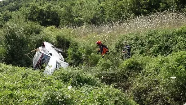 Şile yolunda trafik kazası: İtfaiye termal kamera ile yaralı aradı