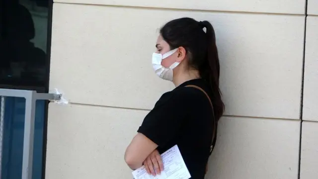 Böyle acıya yürek dayanmaz! Tek yumurta ikizinin öldüğünü öğrenen genç kız gözyaşlarına boğuldu