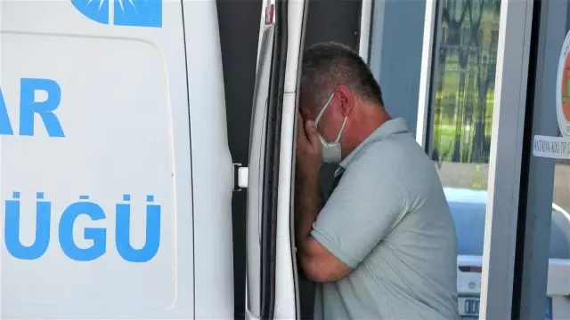 Böyle acıya yürek dayanmaz! Tek yumurta ikizinin öldüğünü öğrenen genç kız gözyaşlarına boğuldu