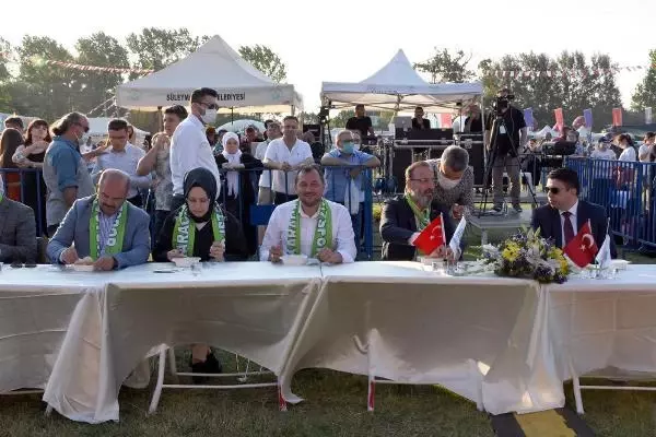 TEKİRDAĞ'DAKİ ŞENLİKTE 10 BİN KEŞKEK DAĞITILDI