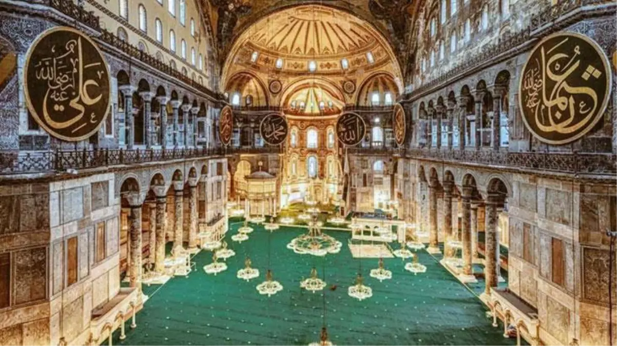 UNESCO'nun Ayasofya'daki değişikliklerin bildirilmesi için yaptığı uyarıya Dışişleri'nden yanıt: Türkiye'nin mülkü ve titizlikle korunuyor