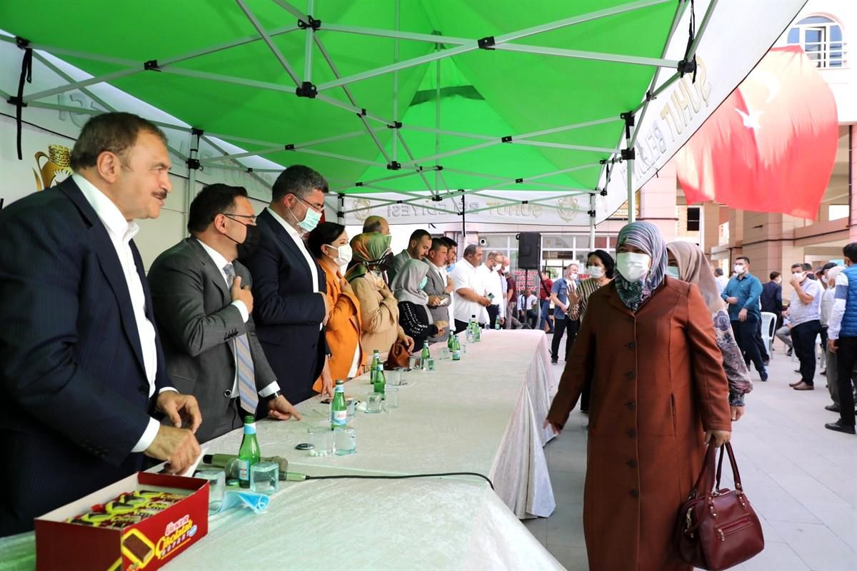 Vali Çiçek: 'Zorluk yaşadık ama birlikte hareket ederek kontrolü elden kaçırmadık'
