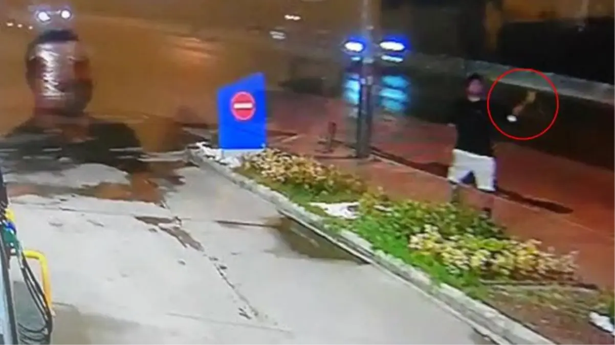 Akaryakıt istasyonuna atılan oyuncak el bombası paniğe neden oldu