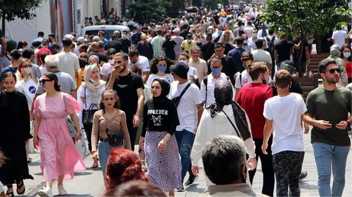 Aşı karşıtlarını iknaya yönelik tavsiye Bilim Kurulu Üyesi İsmail Balık'tan geldi: Çift doza konser ya da maç bileti hediye edilsin