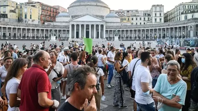Avrupa ve Avustralya'da aşı ve koronavirüs önlemleri karşıtları protesto gösterileri düzenledi