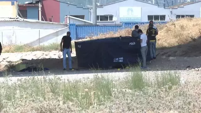Başında darp izi olan bir kişi viyadük altında ölü bulundu