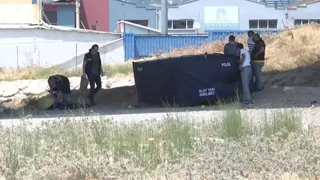 Başında darp izi olan bir kişi viyadük altında ölü bulundu