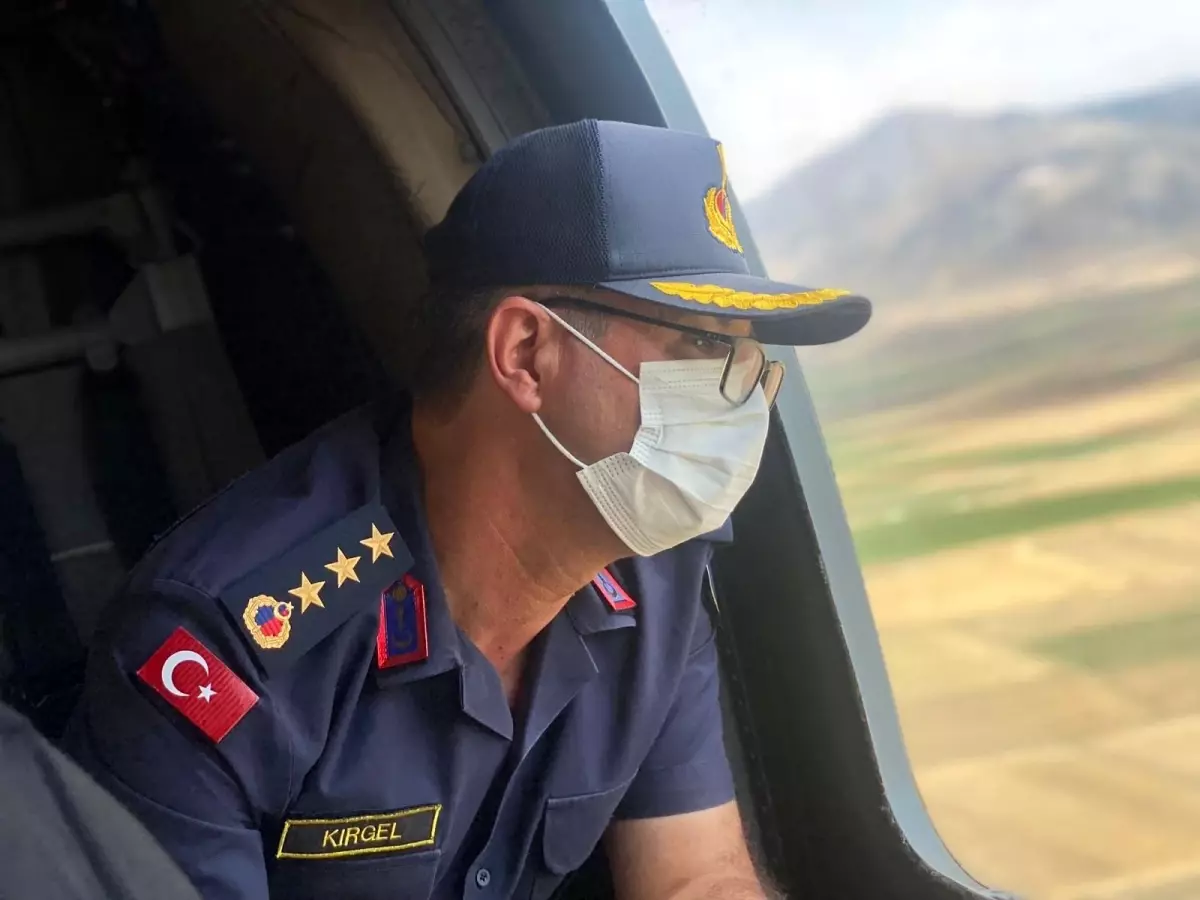 Bayram tatilinin son gününde jandarma havadan trafik denetimi yaptı
