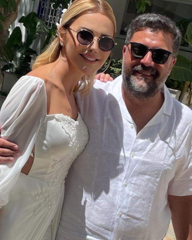 Bomba iddia: Ece Erken ve eşi Yıldız Tilbe'nin konserine kavga çıkardı Bomba iddia: Ece Erken ve eşi Yıldız Tilbe'nin konserine kavga çıkardı