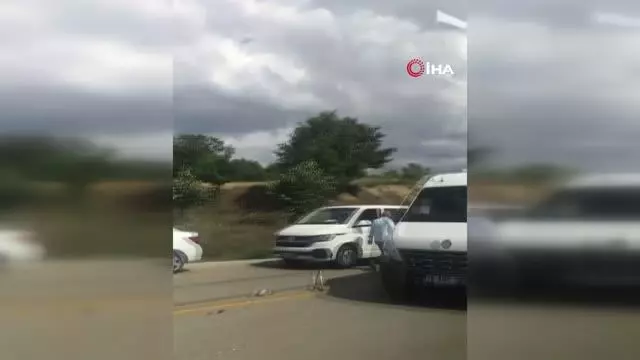 Bursa'da iki otomobil kafa kafaya çarpıştı: 1 ölü, 1 yaralı
