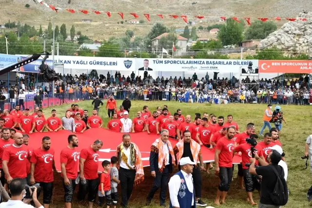 Feslikan'ın başpehlivanı Ali Gürbüz