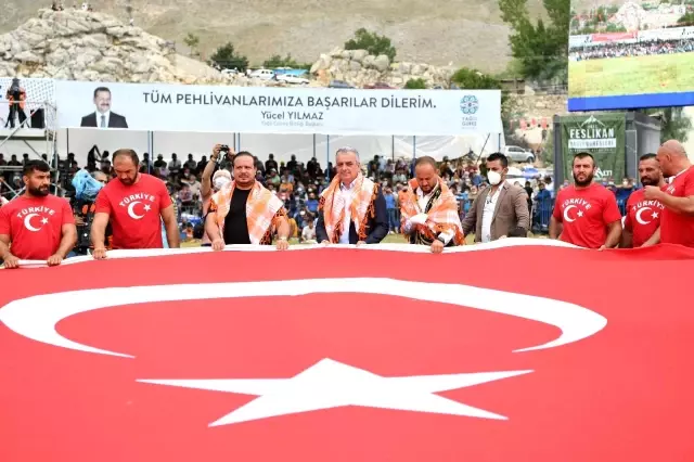 Feslikan'ın başpehlivanı Ali Gürbüz