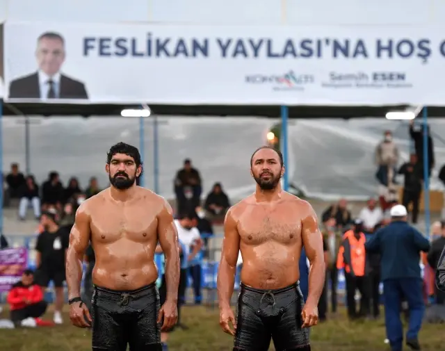 Feslikan'ın başpehlivanı Ali Gürbüz