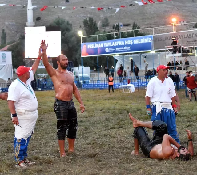 Feslikan'ın başpehlivanı Ali Gürbüz