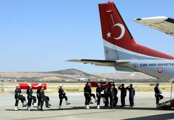 Son Dakika | GAZİANTEP'TE ŞEHİTLER İÇİN UĞURLAMA TÖRENİ