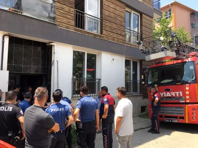 Polis, apartmana saklanan hırsızı yakalamak için çatıya itfaiye merdiveniyle çıktı