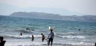 İstanbul: Ege Bölgesi'nin turistik ilçelerinde tatilin son günü sahillerde yoğunluk devam etti İstanbul: Ege Bölgesi'nin turistik ilçelerinde tatilin son günü sahillerde yoğunluk devam etti