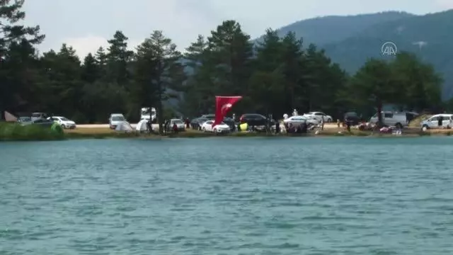 Karagöl Yaylası'na bayram tatilinde ziyaretçi akını