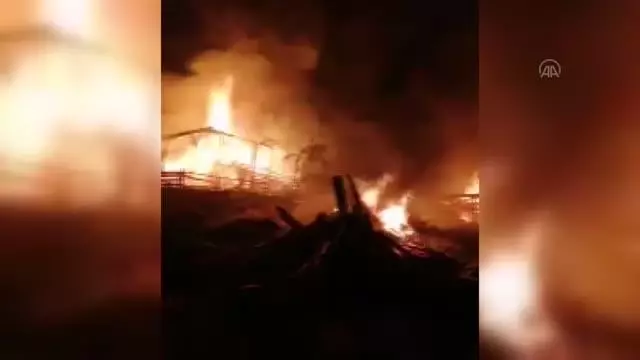 KASTAMONU - Daday'da çıkan yangında 3 ev kullanılmaz hale geldi