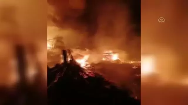 KASTAMONU - Daday'da çıkan yangında 3 ev kullanılmaz hale geldi