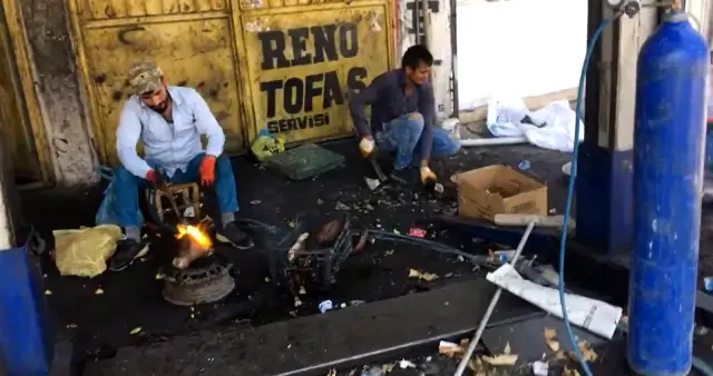 Kelle ütüleme ustaları yoğun mesailerine devam ediyor